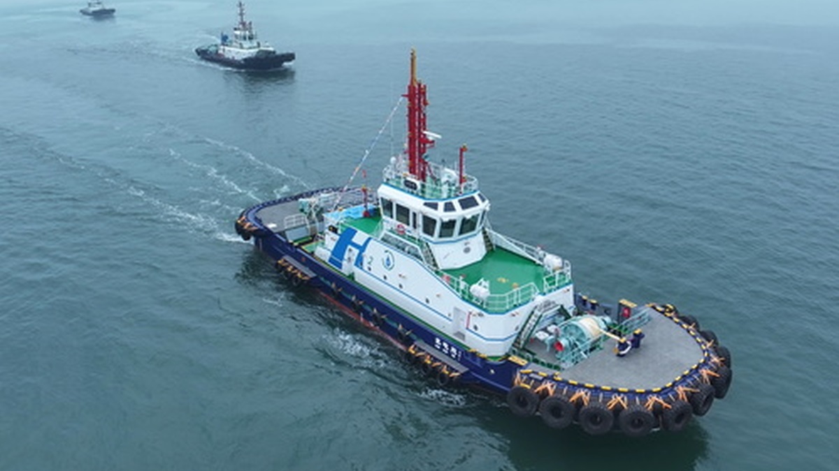 Chinese shipyard delivers world-first hydrogen-electric tugboat