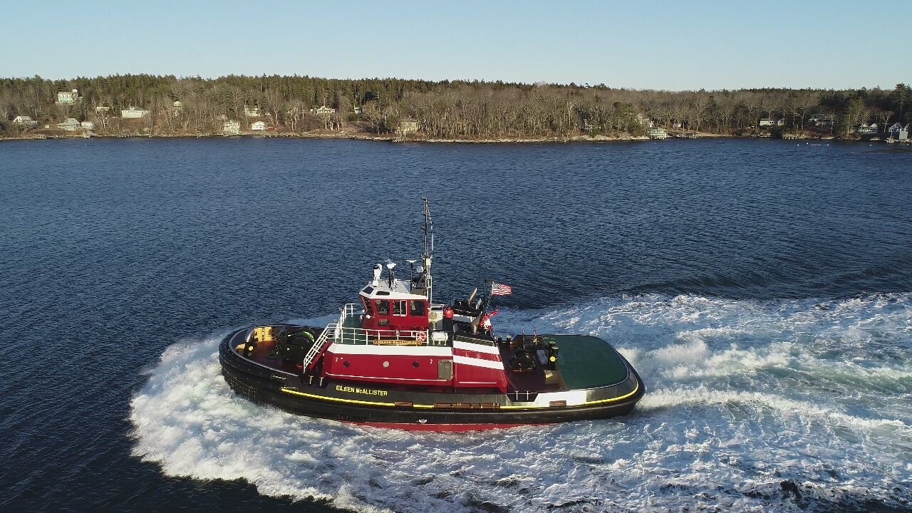 6770 HP, Tier IV Class McAllister Tug heading to Port Everglades