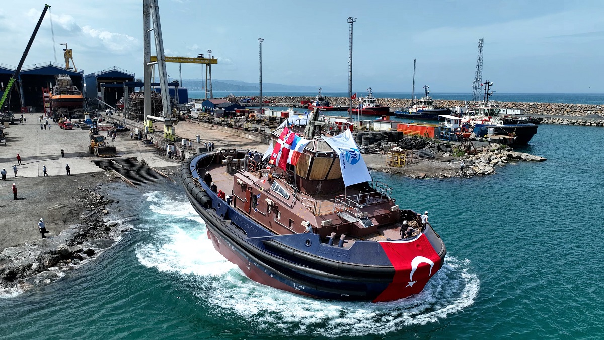 The momentum builds: Med Marine launches second TRAktor 2600-Z tugboat for Svitzer