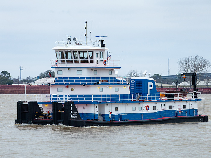 New twin-screw towboat joins Parker Towing fleet