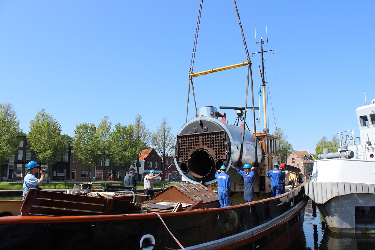 Nieuwe ketel voor stoomsleepboot Noordzee