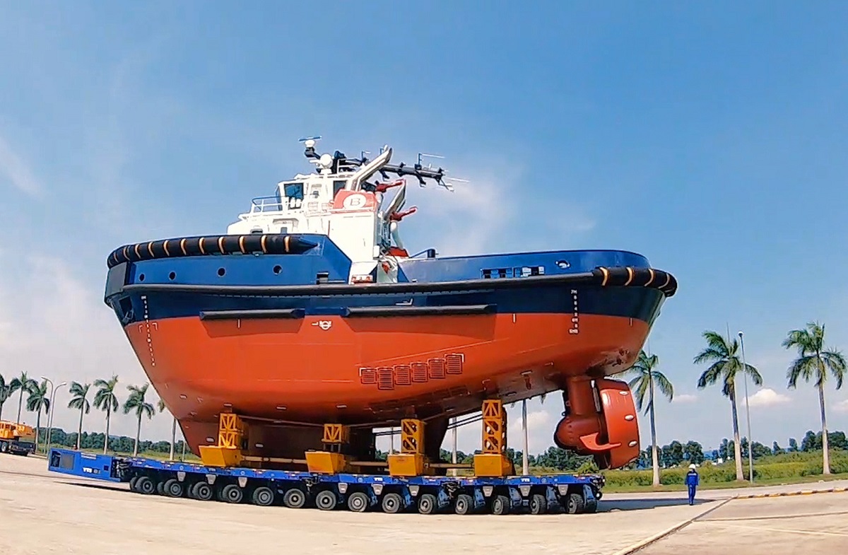 Boluda Towage Europe takes on two new tugs from Damen Shipyards Group