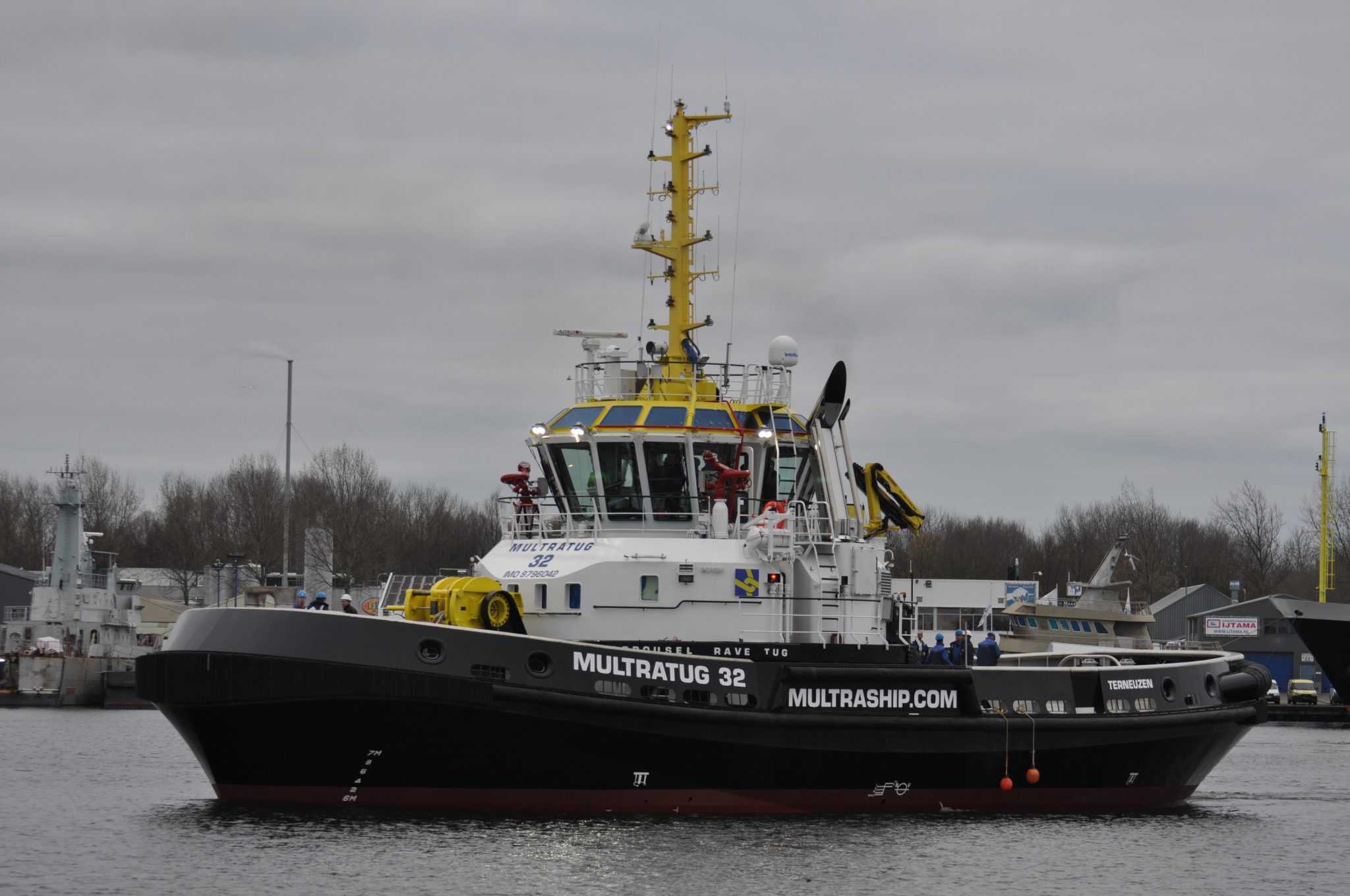 Multraship / Novatug scoop KVNR award for CARROUSEL RAVE TUG
