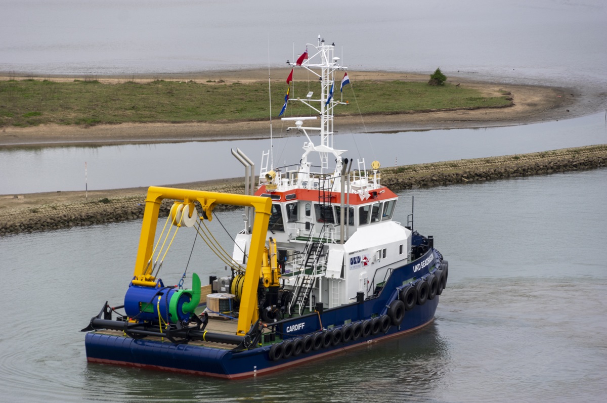 Damen delivers state-of-the-art Shoalbuster 2711 UKD Seadragon to UK Dredging