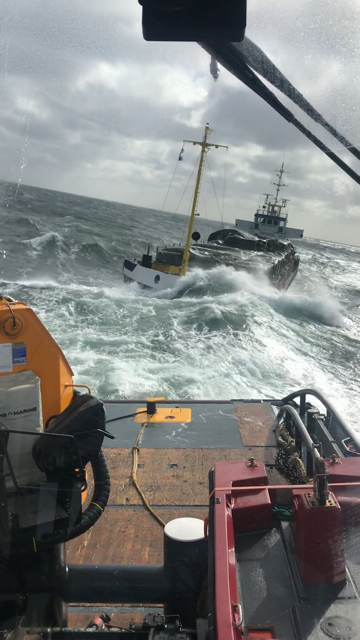 Multipurpose Anchor Handling Tug ISA towed disabled vessel Roseburg to Rotterdam